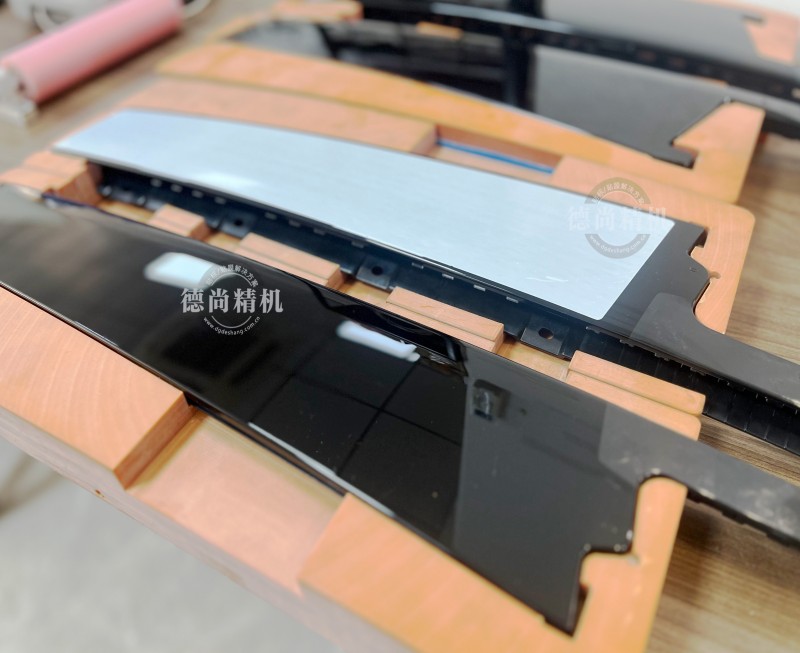 選汽車BC柱貼膜機(jī)怕踩坑？