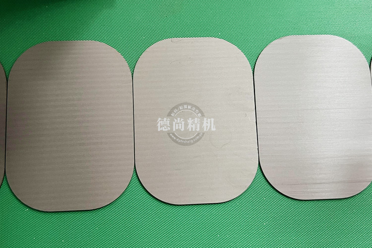 采購(gòu)塑膠件貼膜機(jī)防踩坑指南